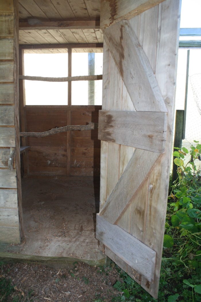 chook house clean